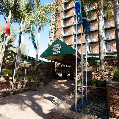 Hotel 224 & Apartments Pretoria-Noord Esterno foto